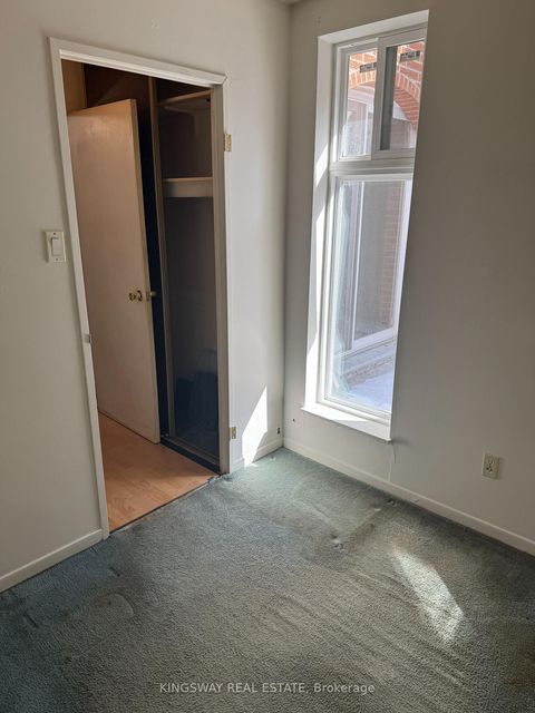 Photo 6 at 347 - 1395 Williamsport Drive, Applewood, Mississauga