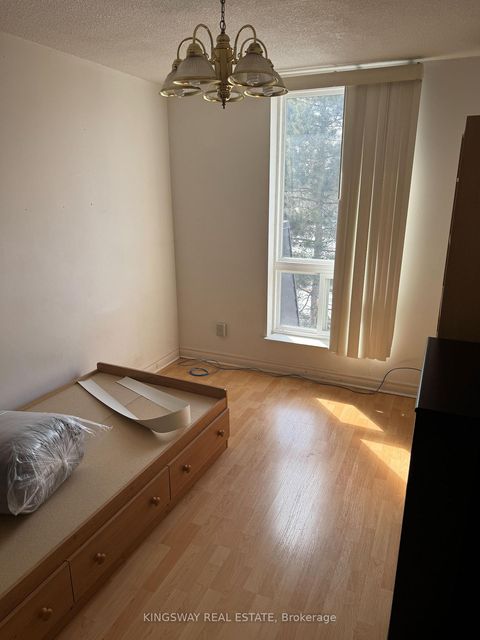 Photo 15 at 347 - 1395 Williamsport Drive, Applewood, Mississauga