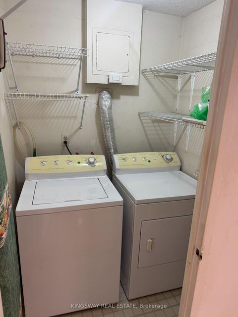 Photo 16 at 347 - 1395 Williamsport Drive, Applewood, Mississauga