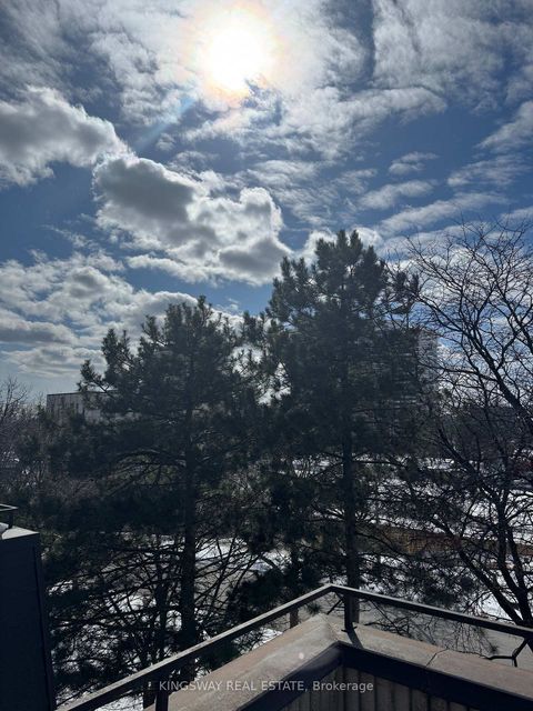 Photo 19 at 347 - 1395 Williamsport Drive, Applewood, Mississauga