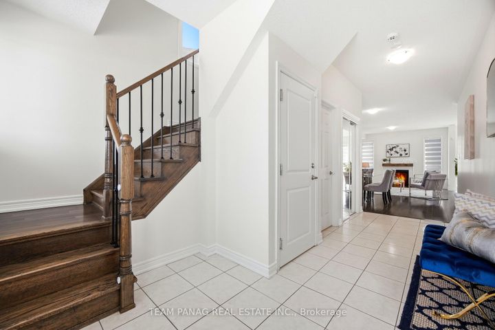 Photo 6 at 414 Royal West Drive, Credit Valley, Brampton