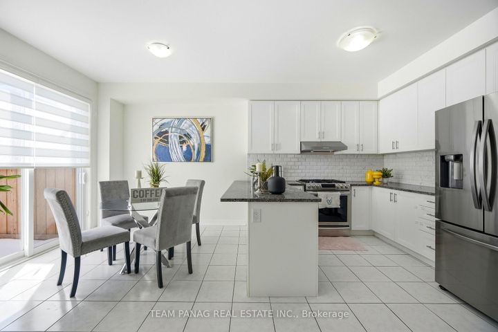 Photo 13 at 414 Royal West Drive, Credit Valley, Brampton