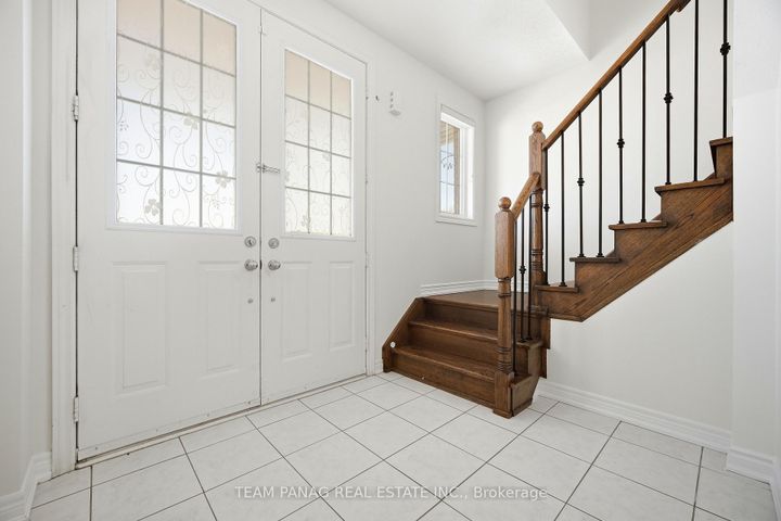 Photo 17 at 414 Royal West Drive, Credit Valley, Brampton