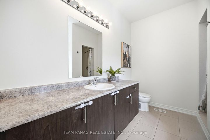 Photo 21 at 414 Royal West Drive, Credit Valley, Brampton