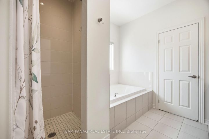 Photo 22 at 414 Royal West Drive, Credit Valley, Brampton