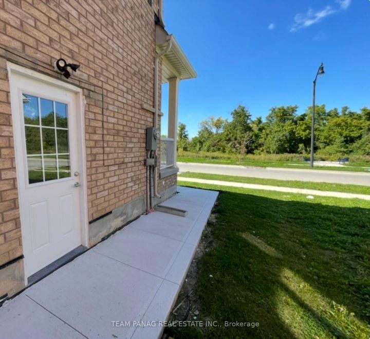 Photo 32 at 414 Royal West Drive, Credit Valley, Brampton