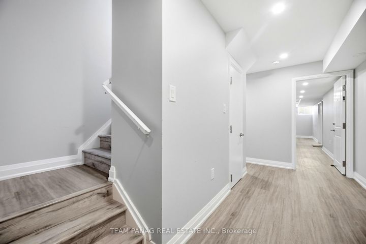 Photo 34 at 414 Royal West Drive, Credit Valley, Brampton