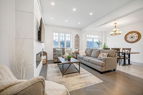 Photo 13 at 38 Richard Boyd Drive, Holland Landing, East Gwillimbury