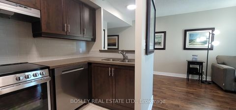 Photo 15 at 1711 - 8 Lee Centre Drive, Woburn, Toronto