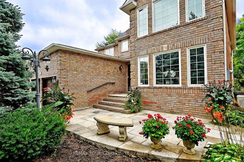 Photo 4 at 331 Kennedy Street W, Aurora Highlands, Aurora