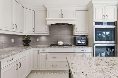 Photo 10 at 331 Kennedy Street W, Aurora Highlands, Aurora