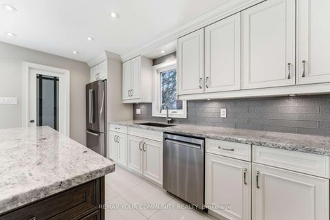 Photo 11 at 331 Kennedy Street W, Aurora Highlands, Aurora