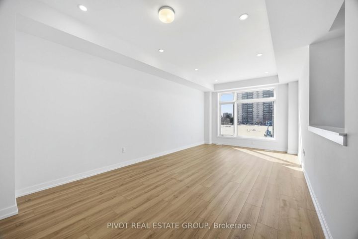 Photo 3 at 138 Danielle Moore Circle, Bendale, Toronto