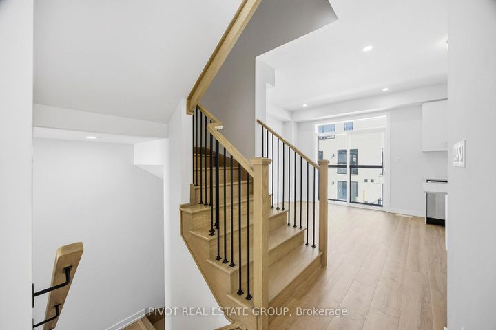 Photo 9 at 138 Danielle Moore Circle, Bendale, Toronto