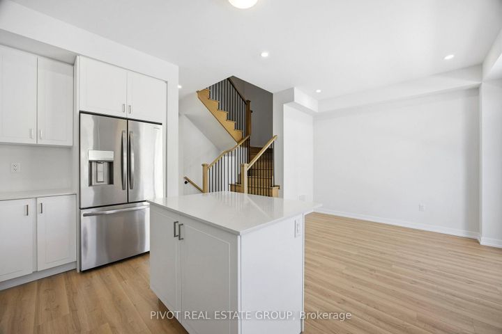 Photo 14 at 138 Danielle Moore Circle, Bendale, Toronto