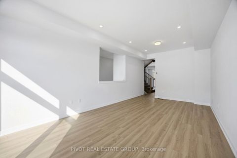 Photo 5 at 138 Danielle Moore Circle, Bendale, Toronto