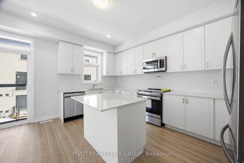 Photo 7 at 138 Danielle Moore Circle, Bendale, Toronto