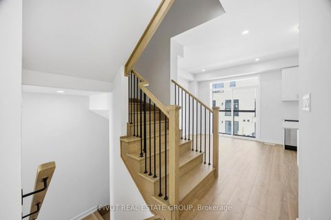 Photo 9 at 138 Danielle Moore Circle, Bendale, Toronto