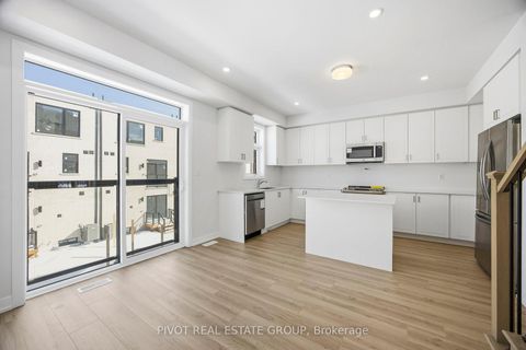 Photo 10 at 138 Danielle Moore Circle, Bendale, Toronto