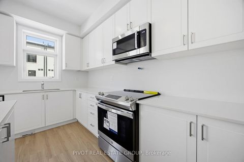 Photo 16 at 138 Danielle Moore Circle, Bendale, Toronto