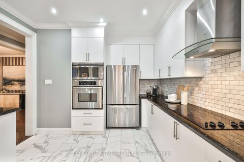 Photo 5 at 14 Daphnia Drive, Patterson, Vaughan