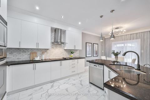 Photo 6 at 14 Daphnia Drive, Patterson, Vaughan