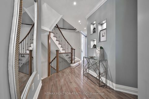 Photo 9 at 14 Daphnia Drive, Patterson, Vaughan