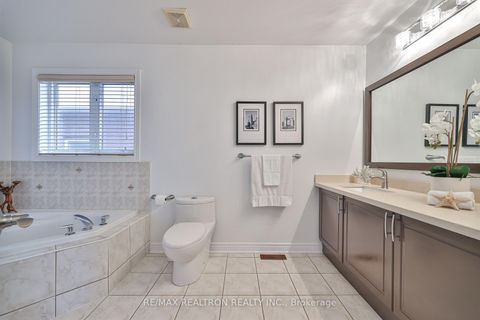 Photo 12 at 14 Daphnia Drive, Patterson, Vaughan