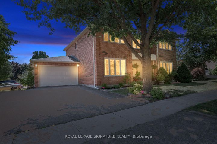 Photo 7 at 2921 Caradoc Lane, CV Clearview, Oakville