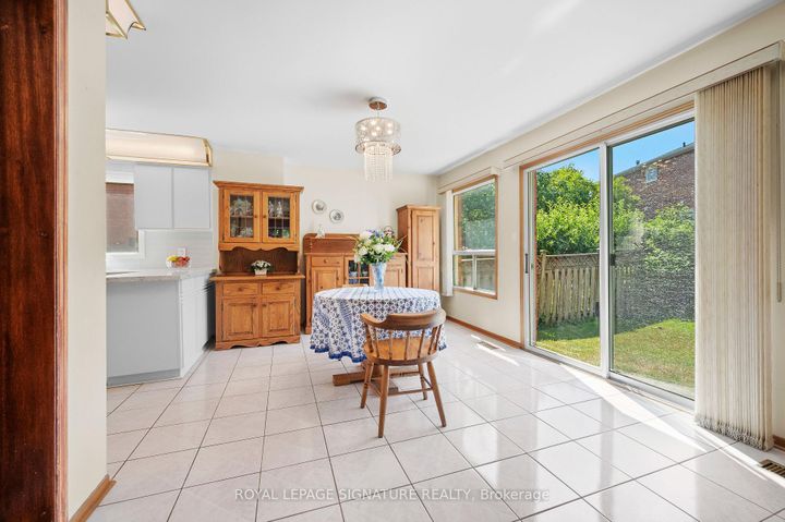 Photo 22 at 2921 Caradoc Lane, CV Clearview, Oakville