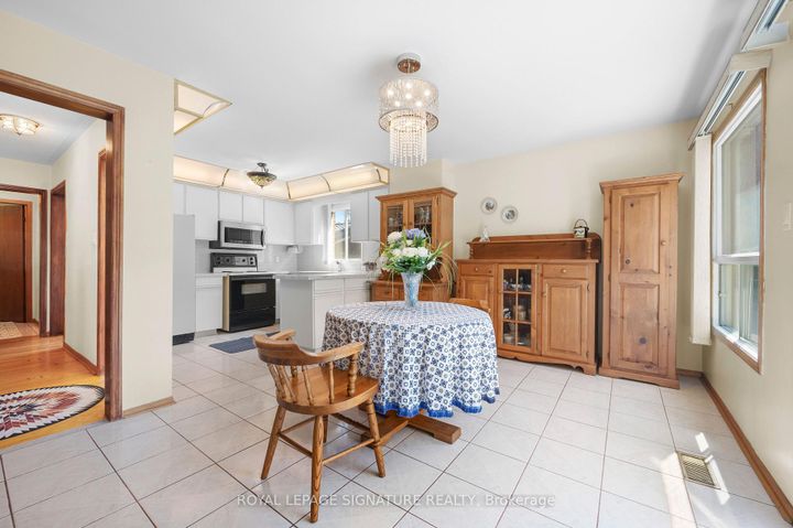 Photo 23 at 2921 Caradoc Lane, CV Clearview, Oakville