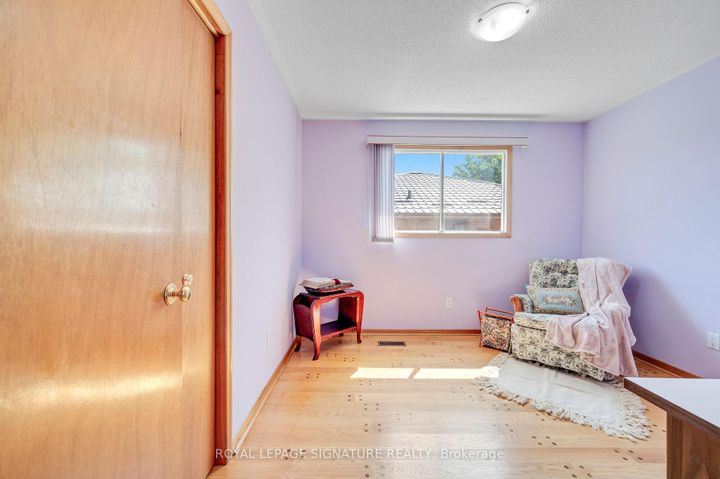 Photo 33 at 2921 Caradoc Lane, CV Clearview, Oakville