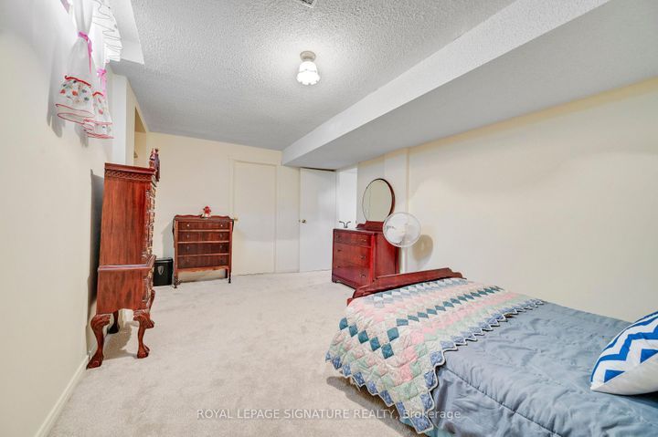 Photo 44 at 2921 Caradoc Lane, CV Clearview, Oakville