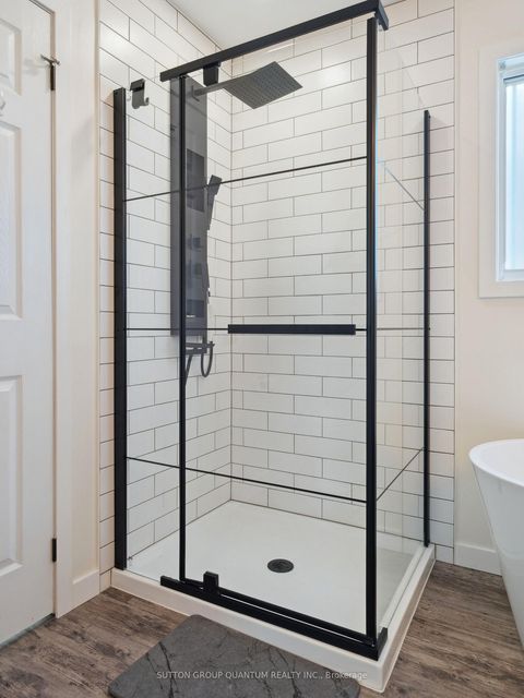 Photo 25 at 19 LESLIE Avenue, Holly, Barrie