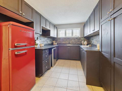 Photo 31 at 19 LESLIE Avenue, Holly, Barrie