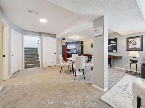 Photo 33 at 19 LESLIE Avenue, Holly, Barrie