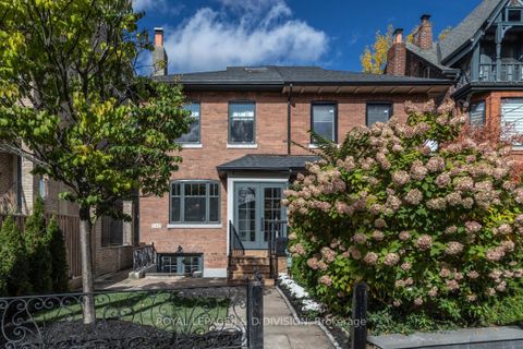 Photo 2 at 102 Shaftesbury Avenue, Moore Park, Toronto