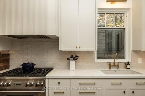 Photo 18 at 102 Shaftesbury Avenue, Moore Park, Toronto