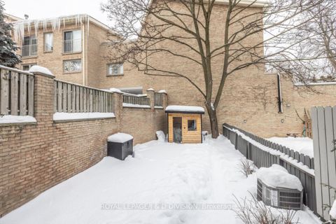 Photo 24 at 102 Shaftesbury Avenue, Moore Park, Toronto