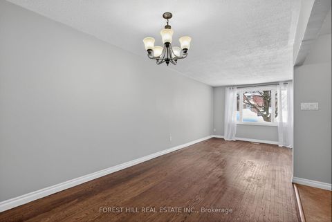 Photo 5 at 35 Daphne Crescent, Cundles East, Barrie