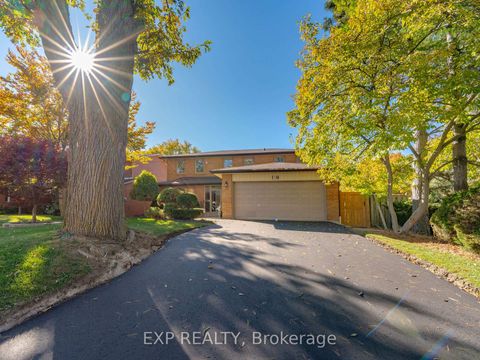 Photo 2 at 18 Whitman Street, Newtonbrook East, Toronto