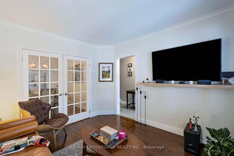 Photo 7 at 463 Milverton Boulevard, Danforth, Toronto