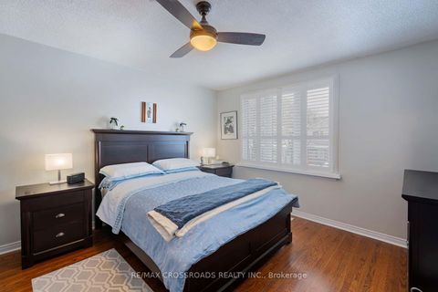 Photo 18 at 463 Milverton Boulevard, Danforth, Toronto