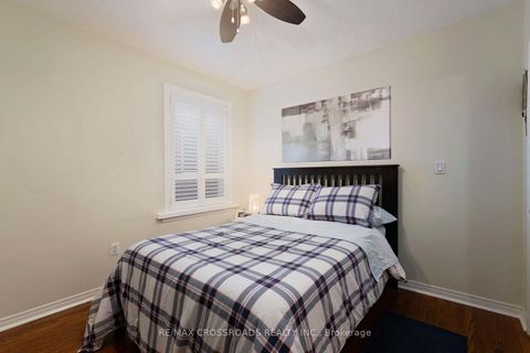 Photo 20 at 463 Milverton Boulevard, Danforth, Toronto