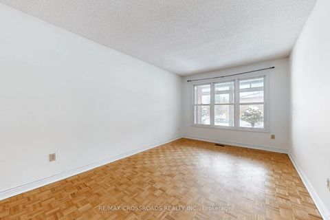 Photo 7 at 50 Marchwood Crescent, Harding, Richmond Hill