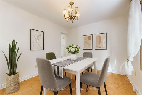 Photo 9 at 50 Marchwood Crescent, Harding, Richmond Hill