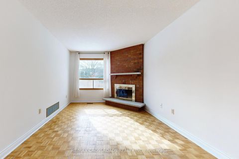 Photo 12 at 50 Marchwood Crescent, Harding, Richmond Hill