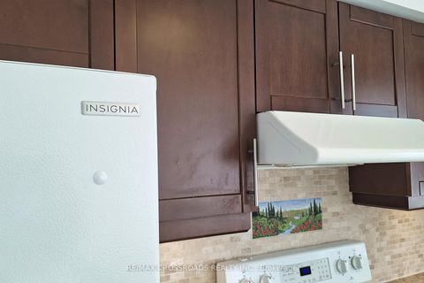 Photo 18 at 50 Marchwood Crescent, Harding, Richmond Hill