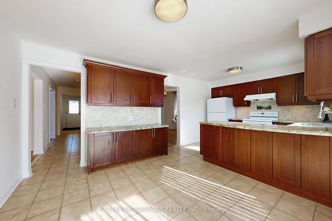 Photo 23 at 50 Marchwood Crescent, Harding, Richmond Hill