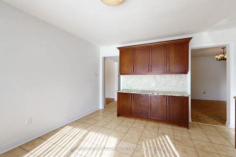 Photo 24 at 50 Marchwood Crescent, Harding, Richmond Hill